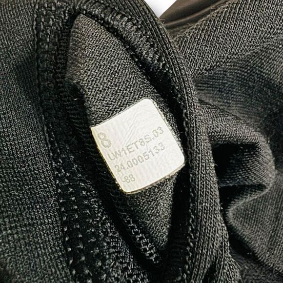 Lululemon V Neck Tennis Tank Top Black Size 8 Built In Bra Excellent Condition - Picture 7 of 7